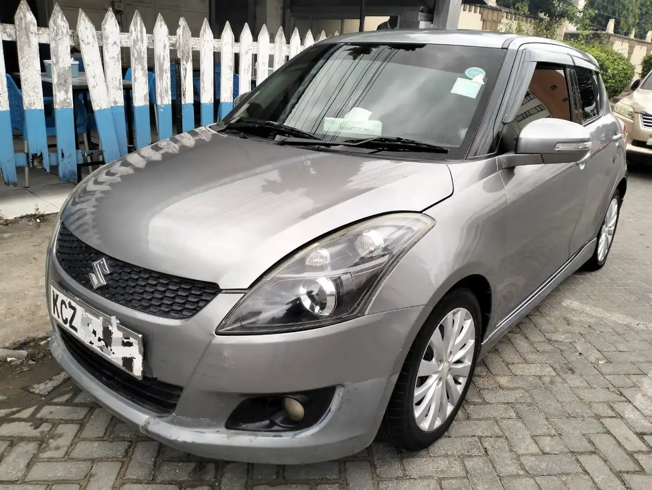 Suzuki Swift side